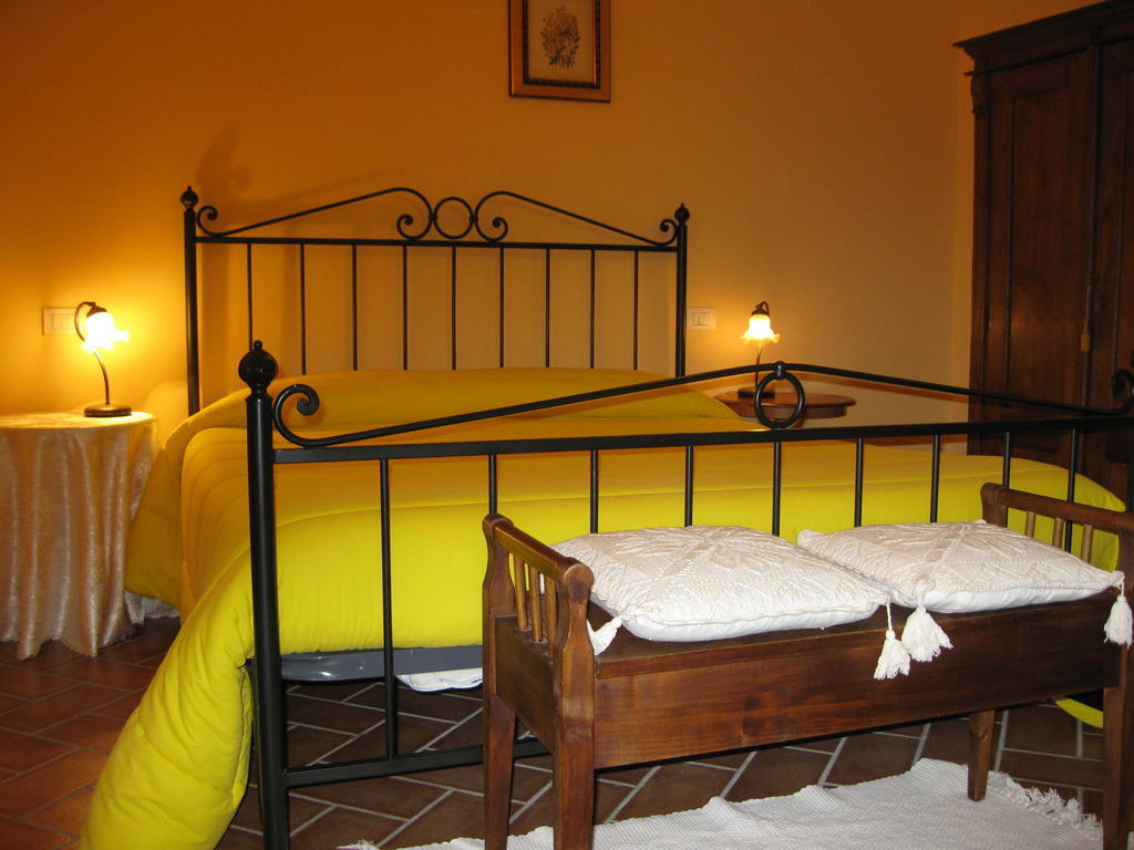 Giannetti Bed & Breakfast Poggio alle Mura Habitación foto